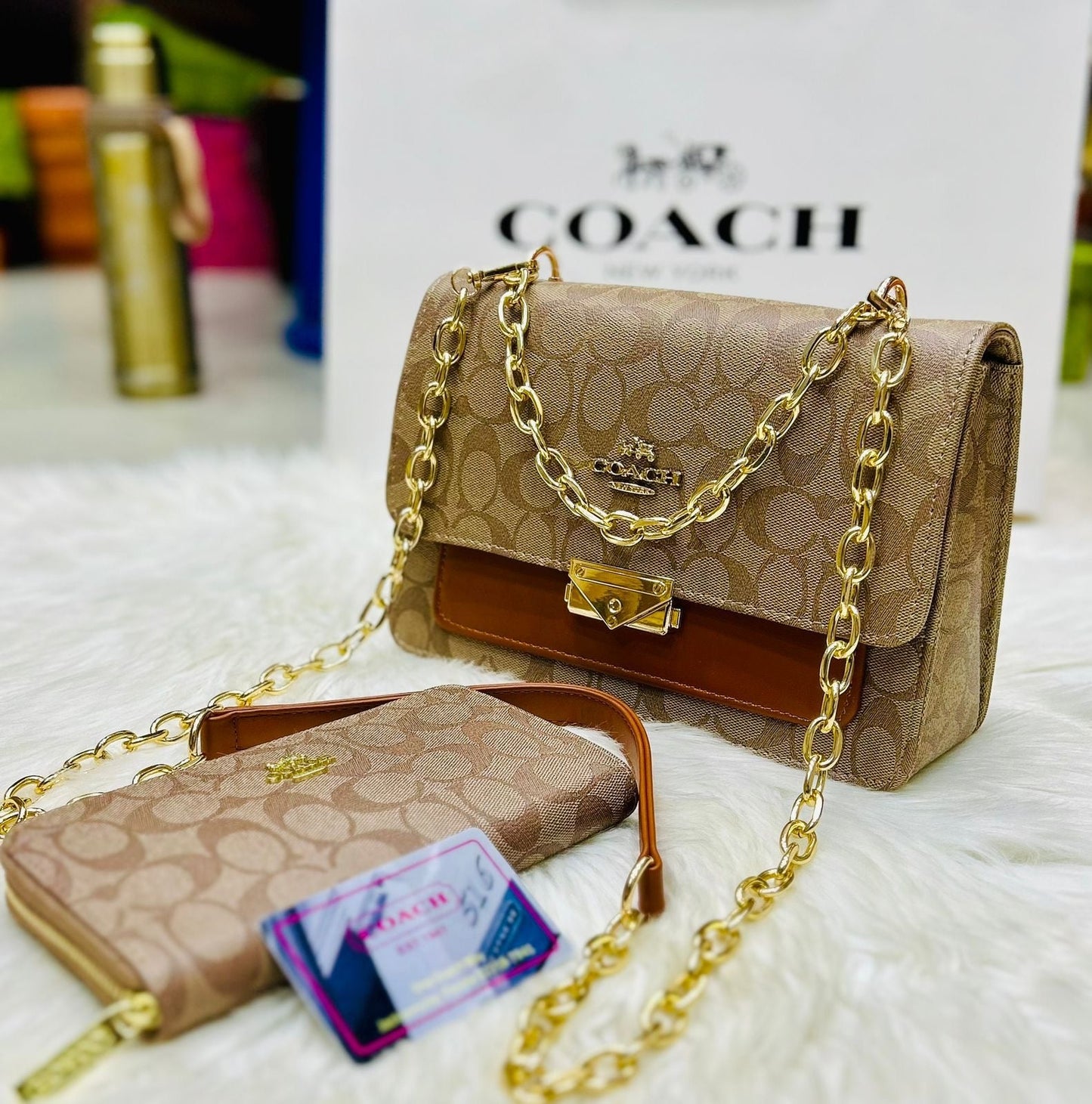 محفظة يد Coach Sia بحجم الكتف
