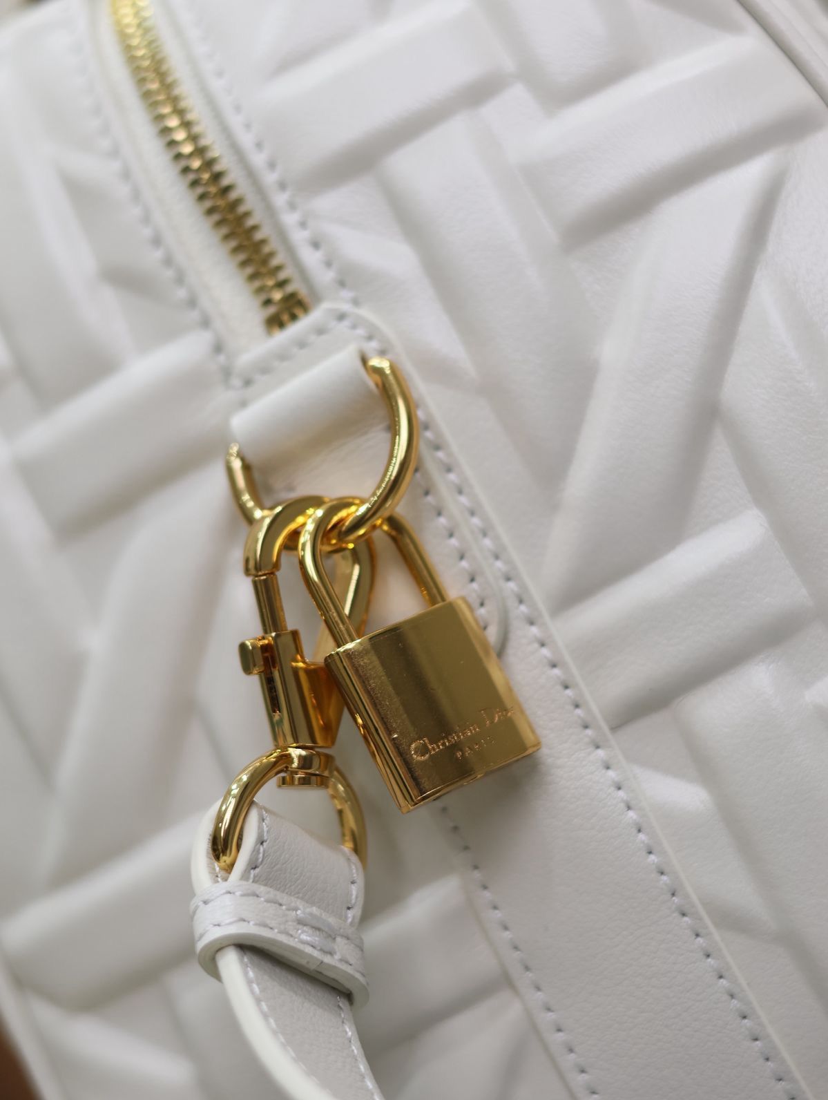 حقائب ديور غروف