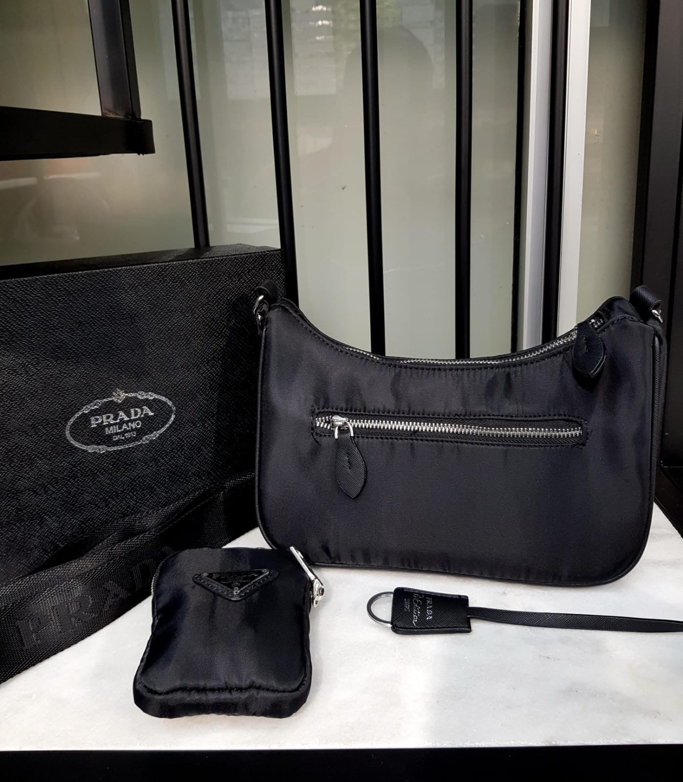 حقيبة PRADA من النايلون - إصدار جديد