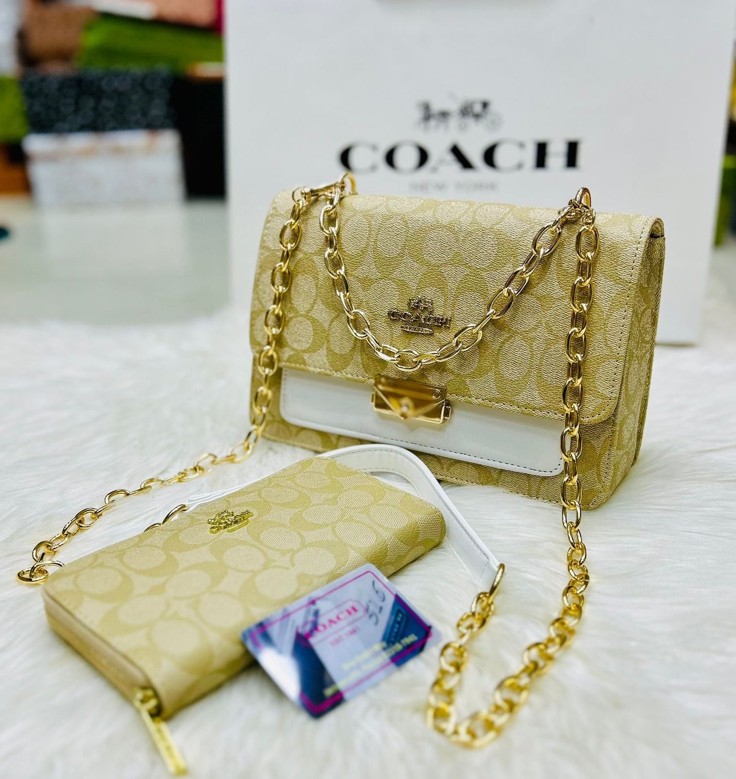 محفظة يد Coach Sia بحجم الكتف