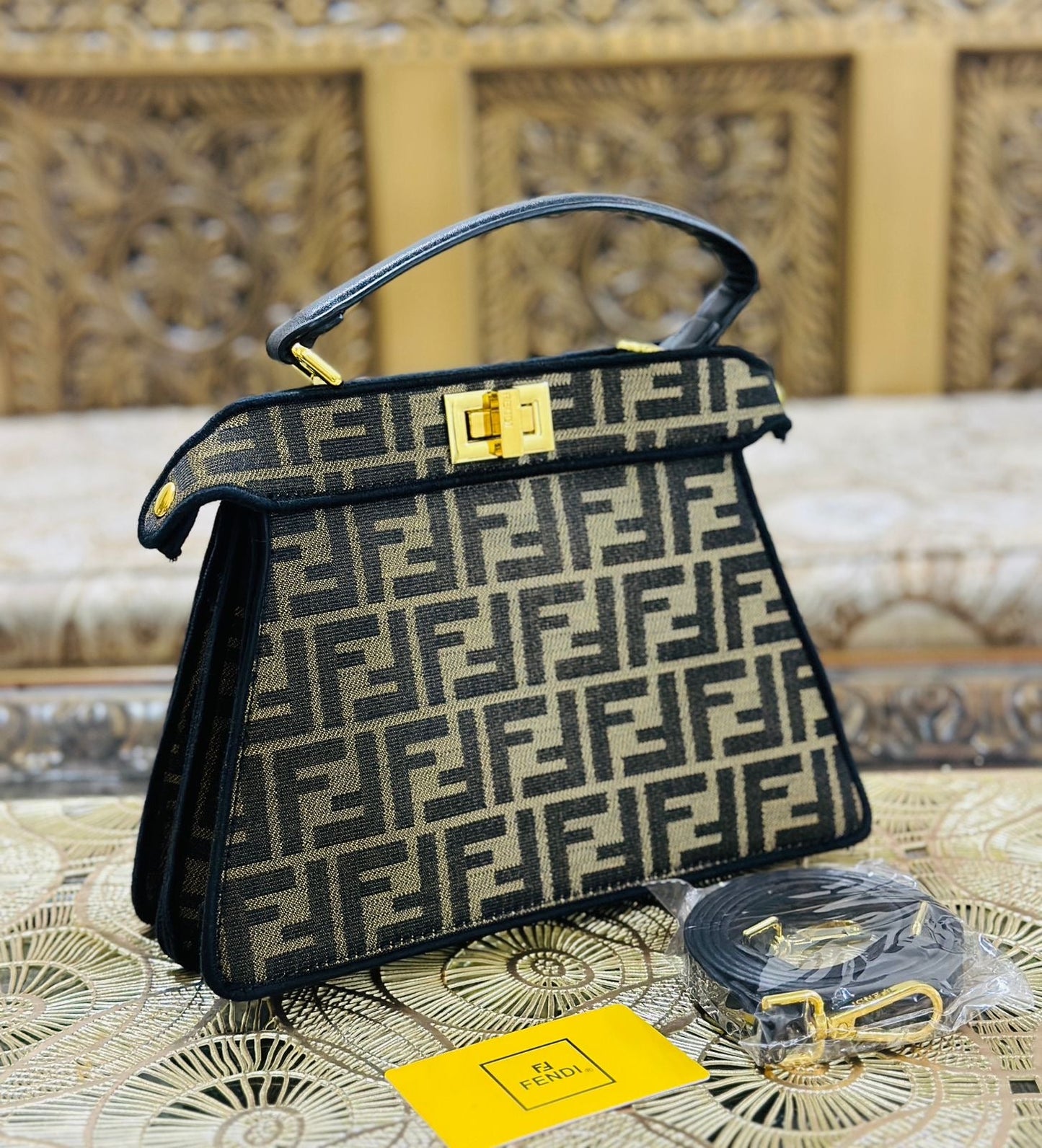 حقيبة فندي سبازولاتو