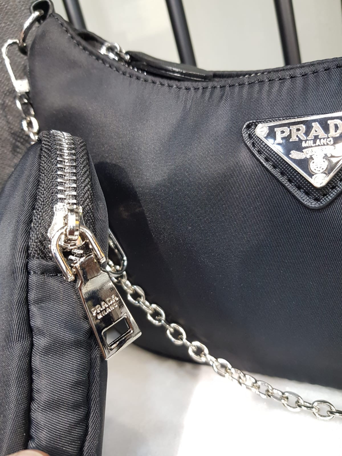 حقيبة PRADA من النايلون - إصدار جديد