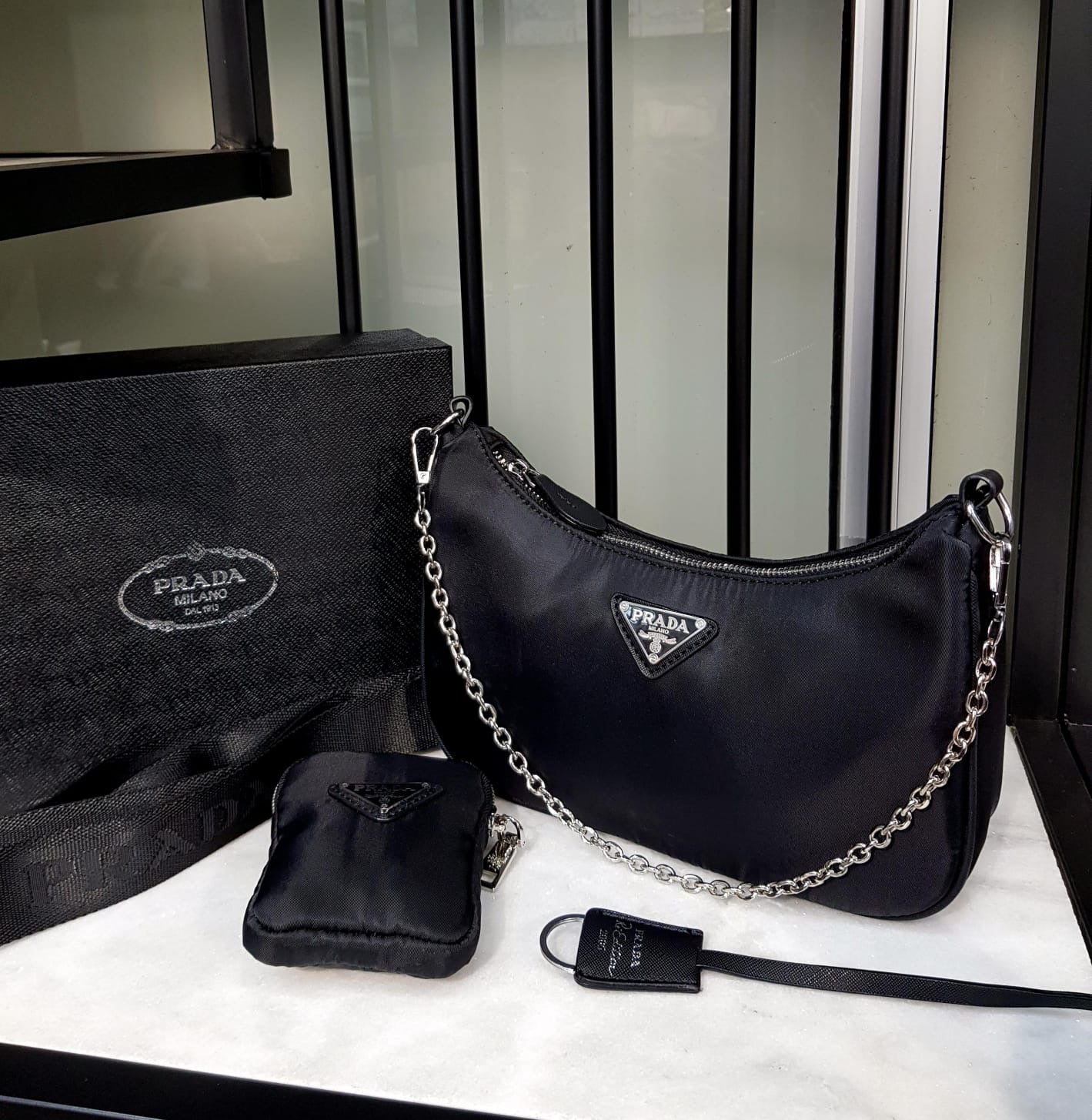 حقيبة PRADA من النايلون - إصدار جديد