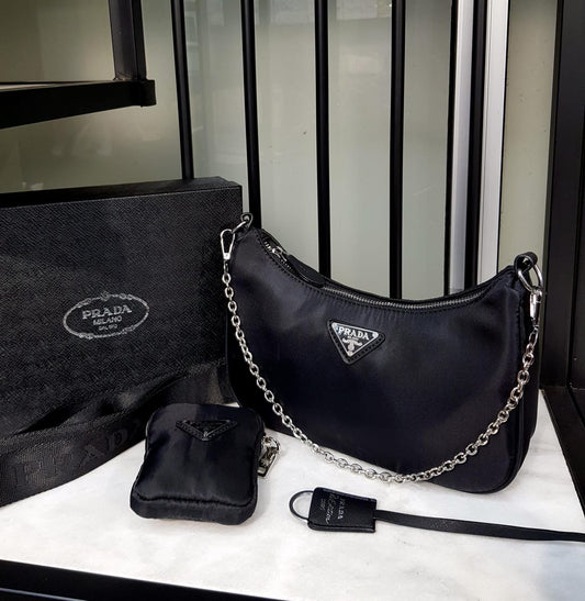 حقيبة PRADA من النايلون - إصدار جديد