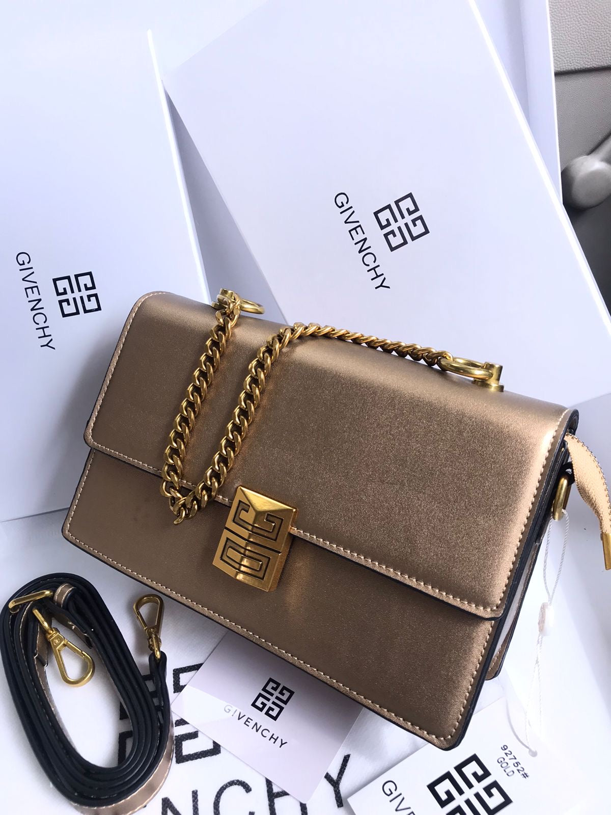 حقيبة جيفنشي إينفلووب كروسبودي