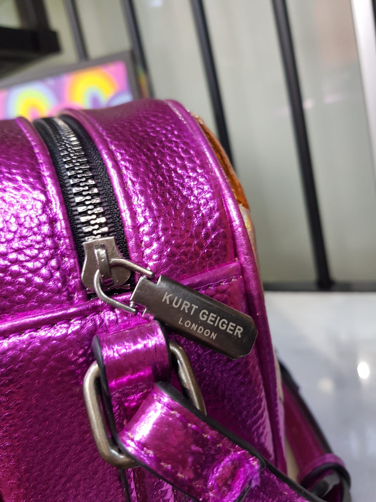 حقيبة كاميرا كنسينغتون من KURT GEIGER