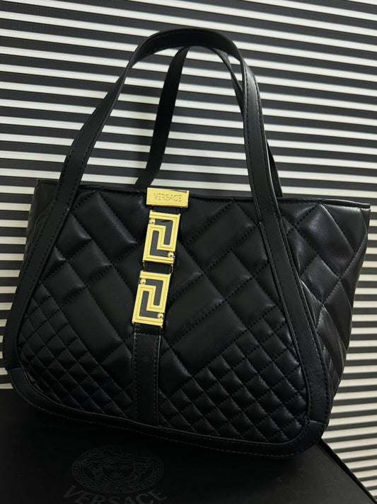 حقائب يد Versace مع حمالات كتف