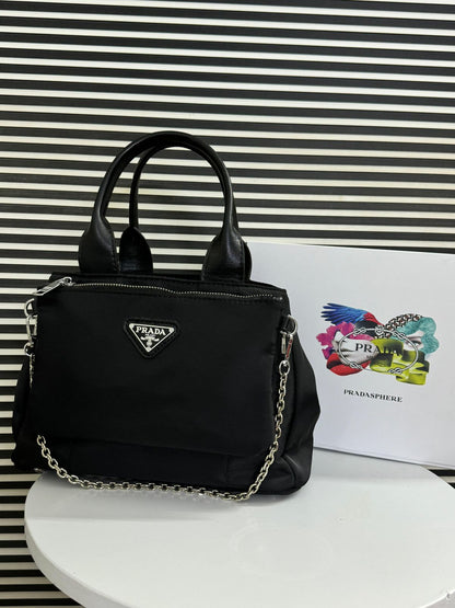 حقيبة يد برادا أوربان تات (UrbanTote)
