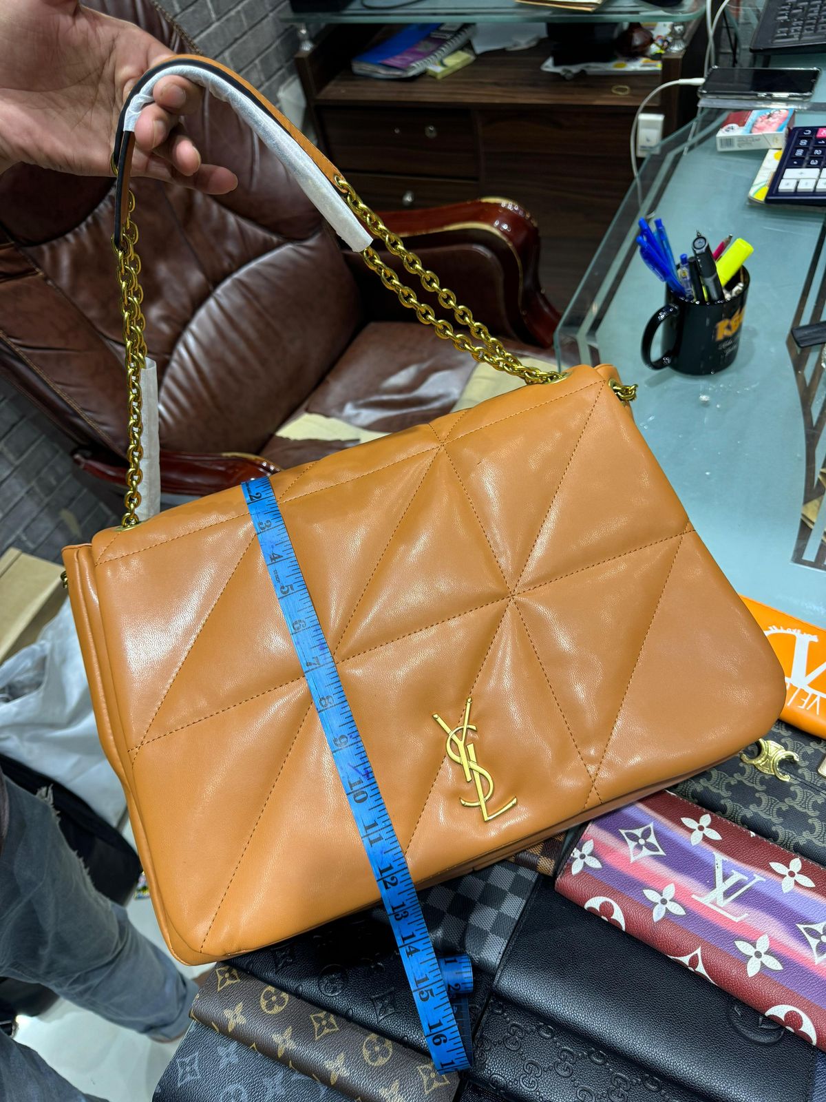 حقائب يد جلدية من YSL، موديل Jamie