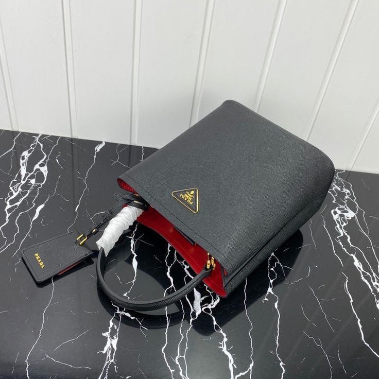 حقائب PRADA