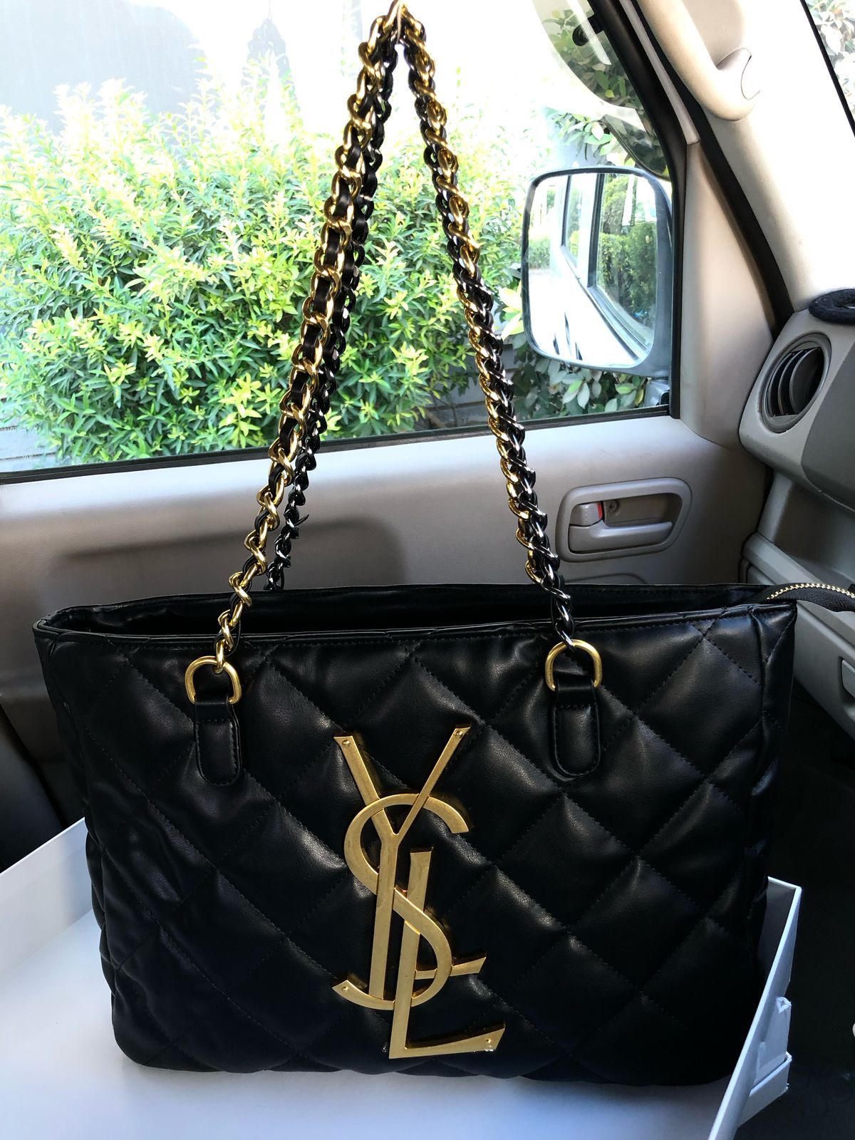 حقيبة يد YSL Avis مزودة بحزام