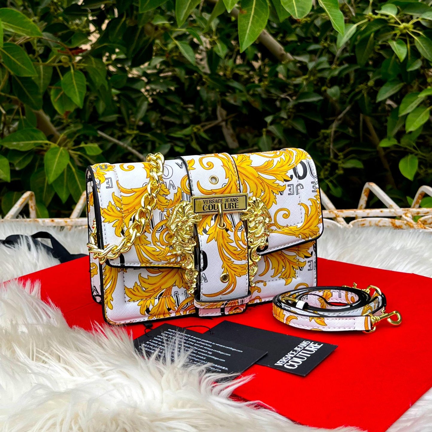 حقيبة يد Versace Logue بحمالة كتف